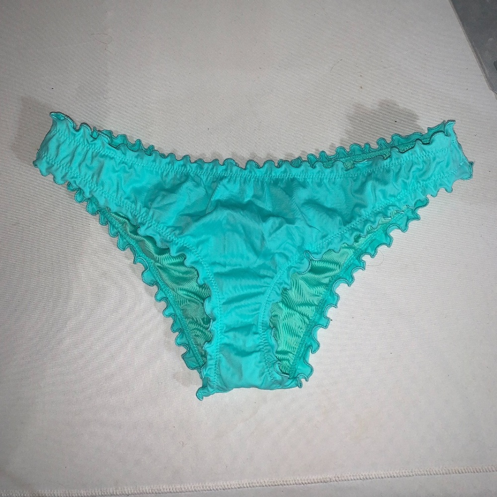 CHEEKY RUFFLE EDGE BIKINI BOTTOM